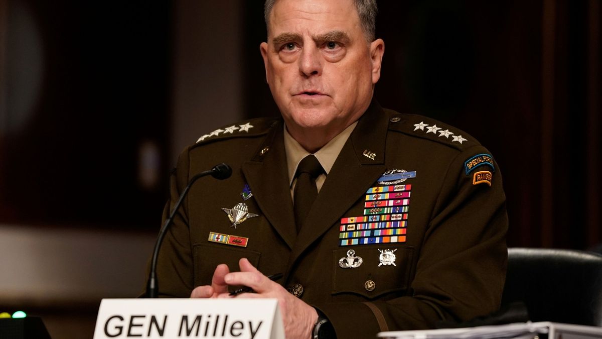 Nejvyšší americký generál hájil před senátní komisí telefonáty do Číny